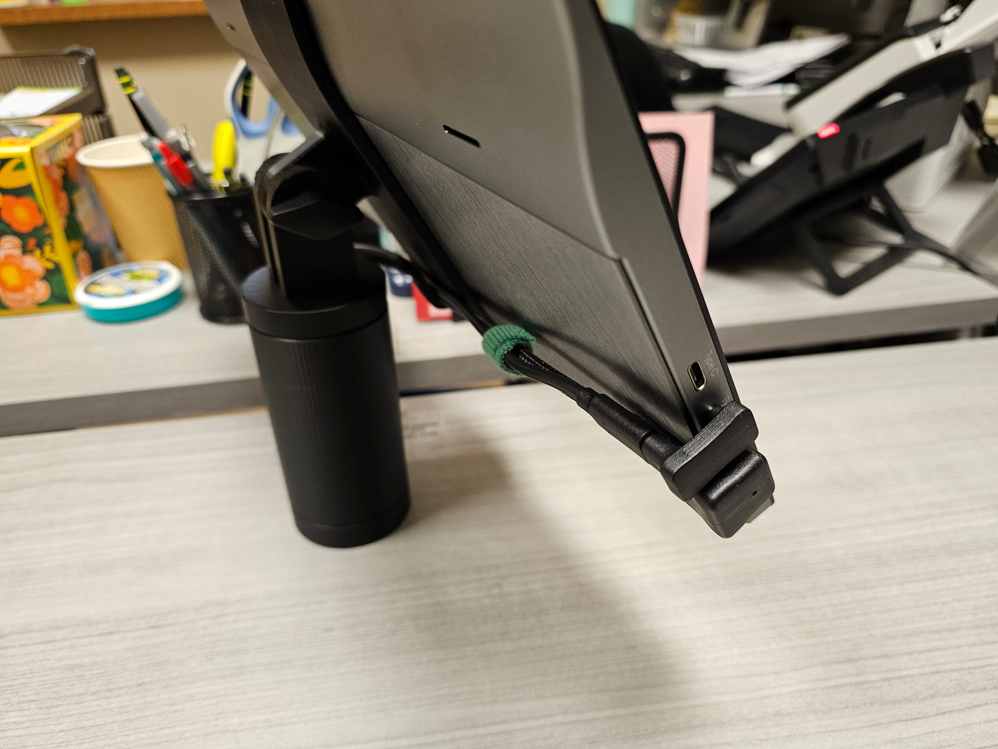 VS Touchscreen w/ Desk Mount Base